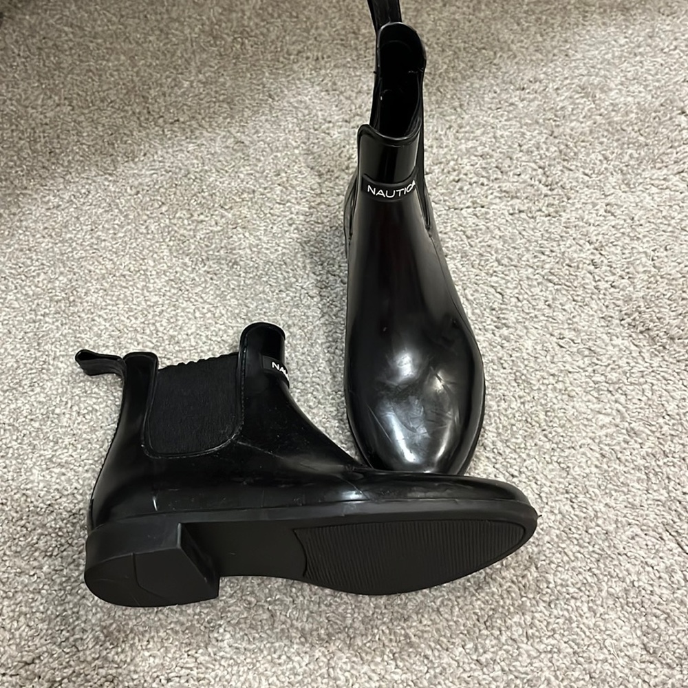 Nautica, size 7 black water resistant boots